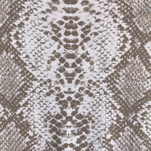 T.La python print flutter sleeve high-low top, size L - Picture 5 of 9